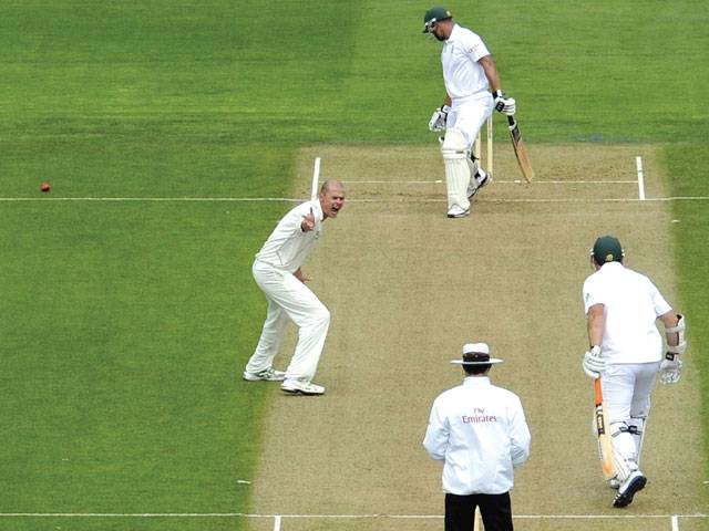 South African batsmen dominate in Wellington