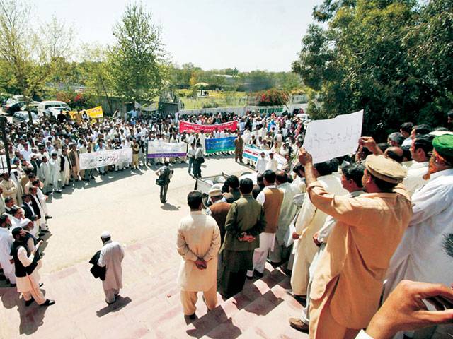 Teachers take to streets against non-acceptance of demands