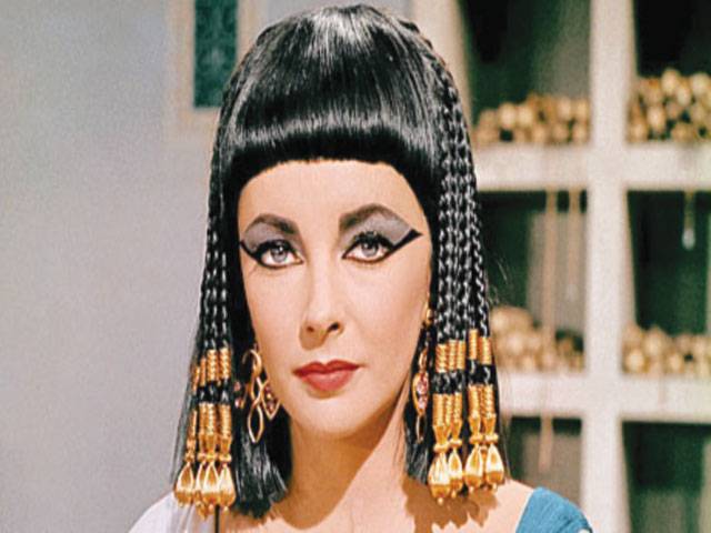 Cape worn by Taylor in ‘Cleopatra’ sold