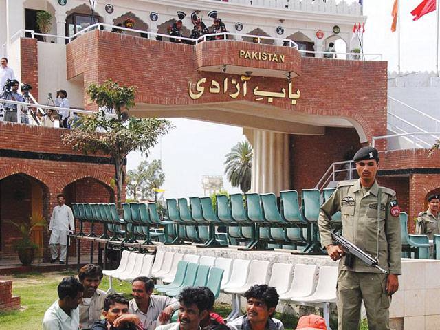33 prisoners handed over to India