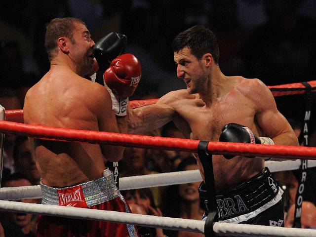 Froch beats Bute to take crown