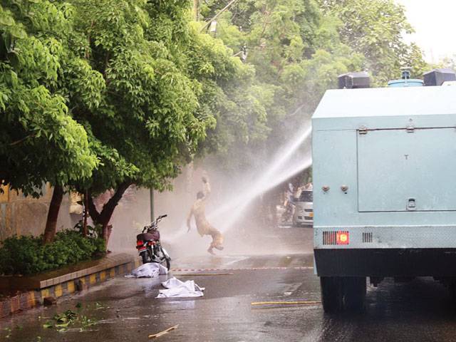 Water-cannon, baton charge welcome protesters