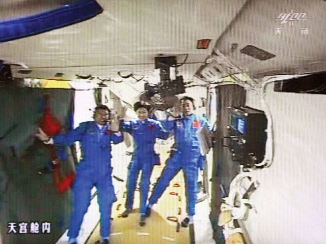 First astronauts enter orbiting China space module