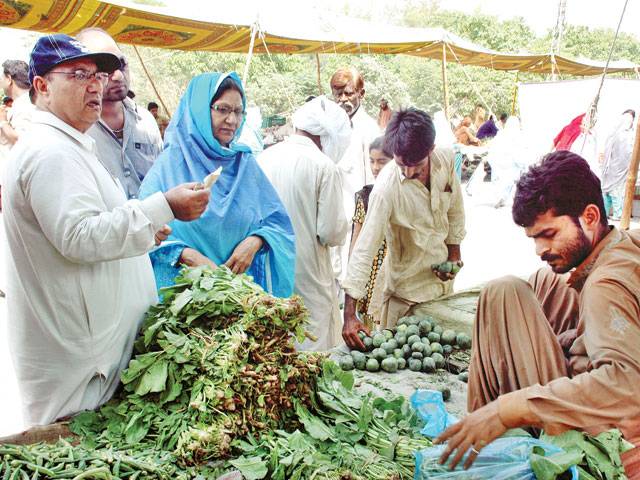 Fruit, vegetable vendors continue overcharging