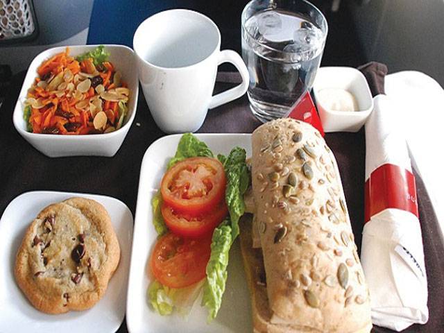 Needles found in US airline food