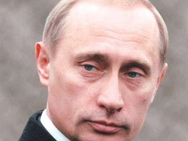 Putin gives Russia team Kremlin send-off