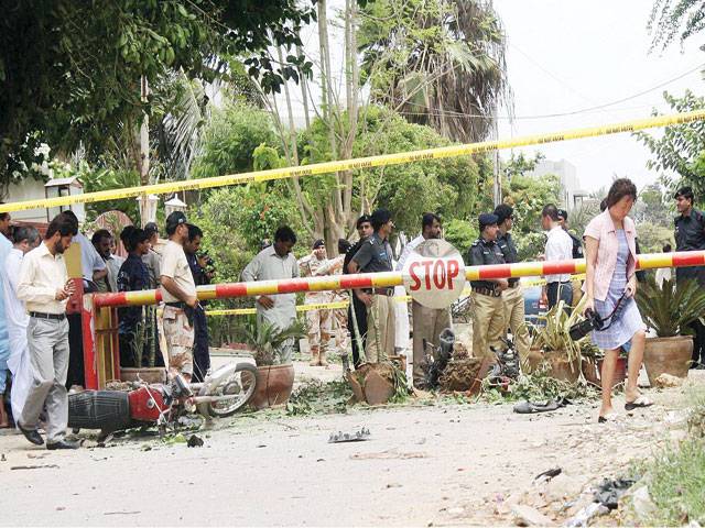 Bomb goes off near China Karachi mission, another defused