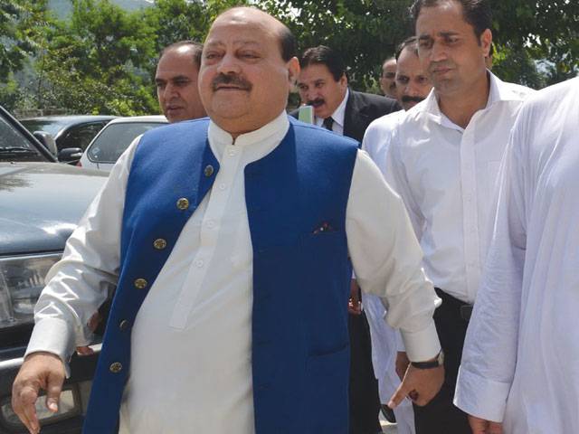 Ex-AJK PM shows up at apex court