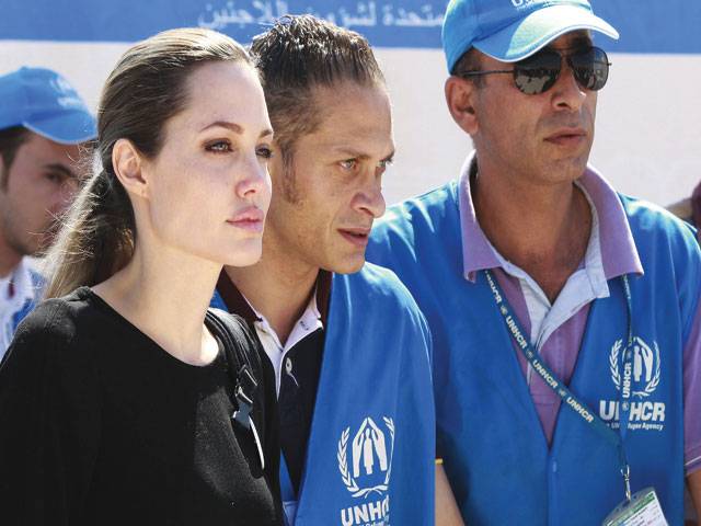 Jolie tours Syrian refugee camp