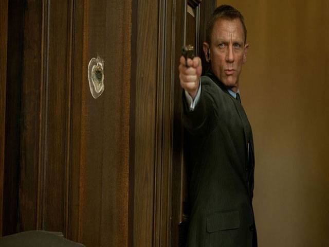 Daniel Craig ‘is a deadly 007’