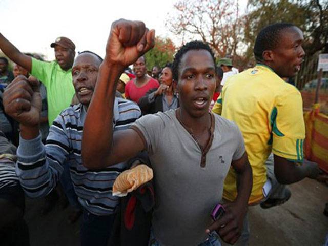 More striking miners sacked in SA