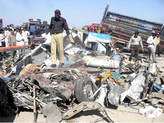 Bahawalpur road accident leaves 26 dead 