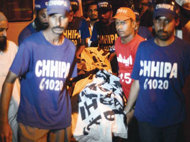 20 killings roil Karachi