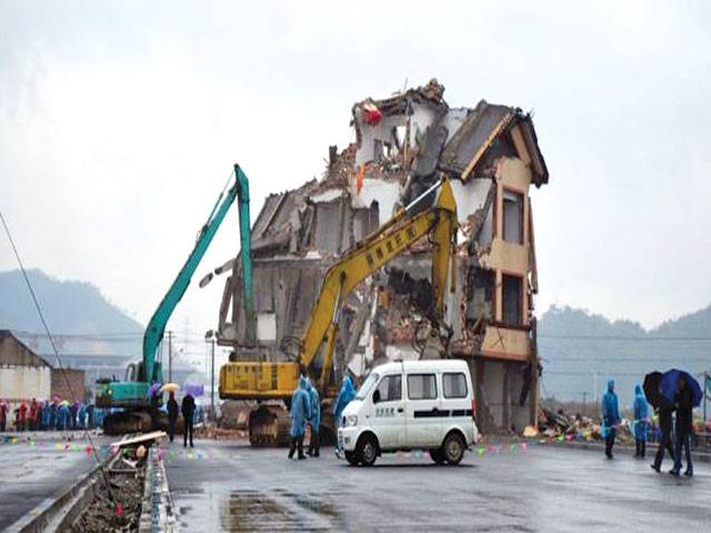 Home in middle of Chinese motorway bulldozed