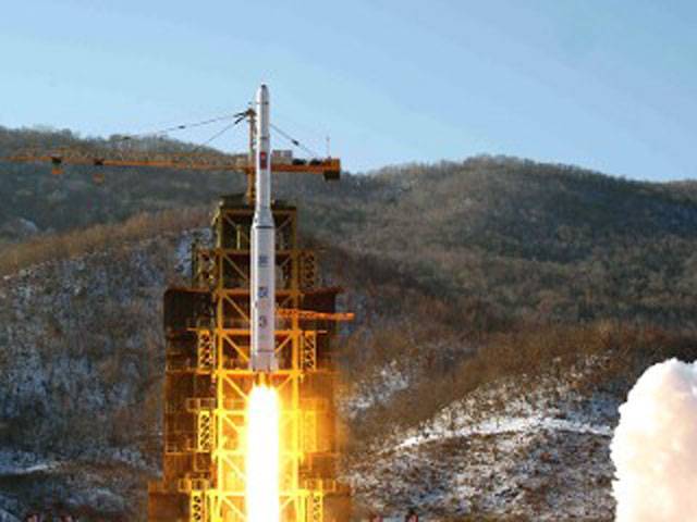 S Korea retrieves North’s rocket debris