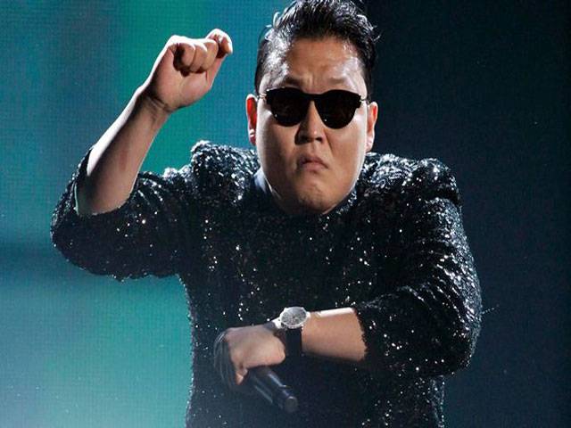 'Gangnam Style' reaches 1b views 