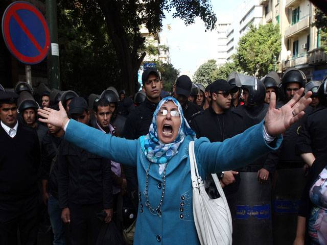 Egypt’s Mursi downplays economic crisis