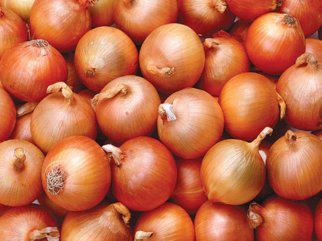 Consumers pay Rs 25 for onions that farmers sell at Rs 4 per kg