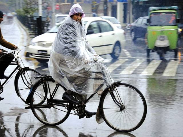 Rain paralyses life in City 