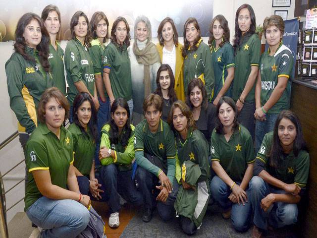 India extremists now threaten Pakistan women team