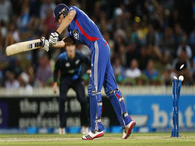 McCullum fires New Zealand to win second T20