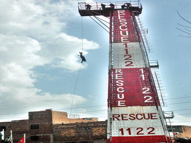 Rescuers exhibit life-saving art