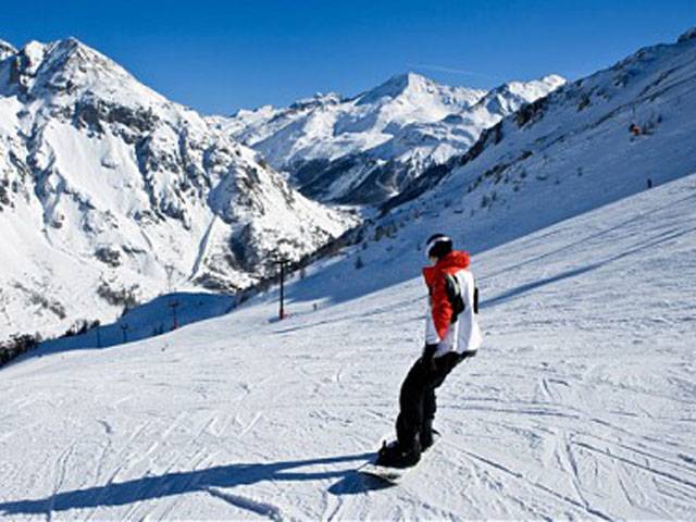 4 skiers die in French Alps avalanches