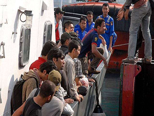 Indonesia jails Australian, Pakistani people smugglers