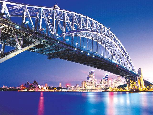 Sydney Harbour Bridge to get first paint job