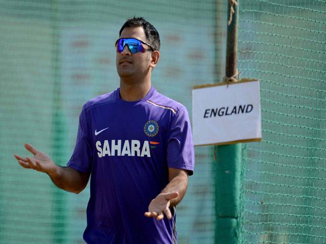 Dhoni under fire over 'conflict of interest'