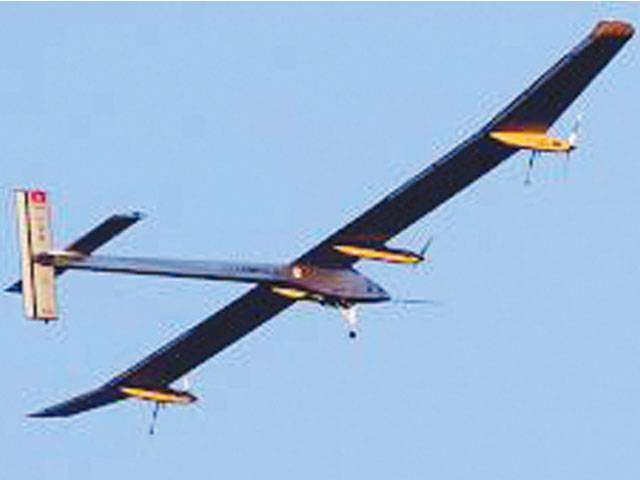 Solar plane lands in US after 21-hour flight