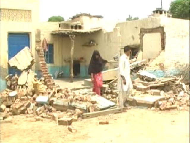  4 kids among 6 dead as roofs cave in 