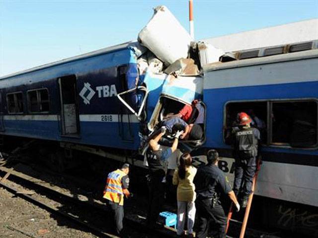 Three dead, 70 injured in Argentina train crash
