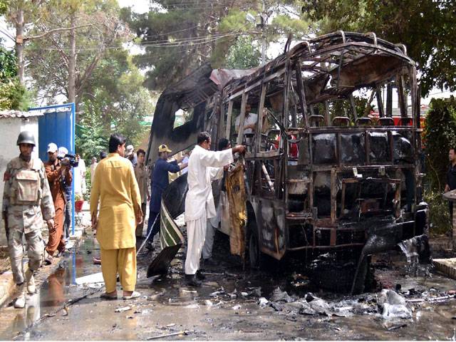 16 die in Quetta bus-truck collision 