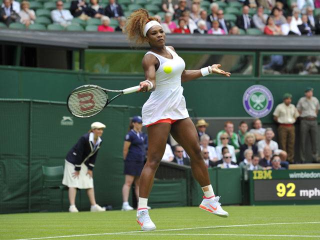 Top seeds Djokovic, Serena advance at Wimbledon