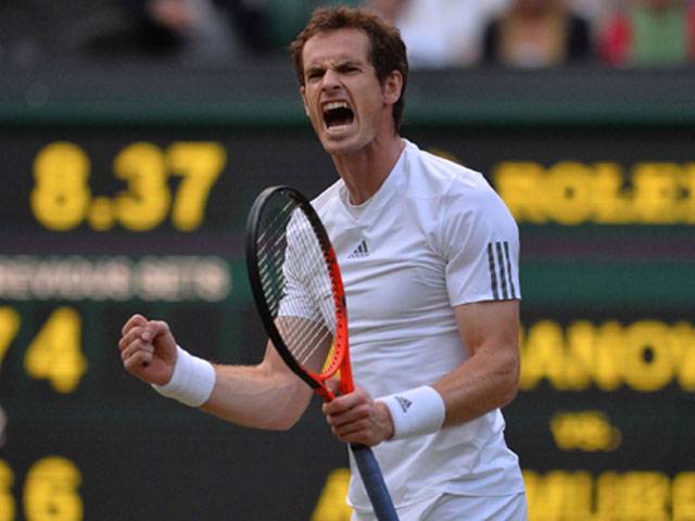 Murray survives roof rage to set up Djokovic clash