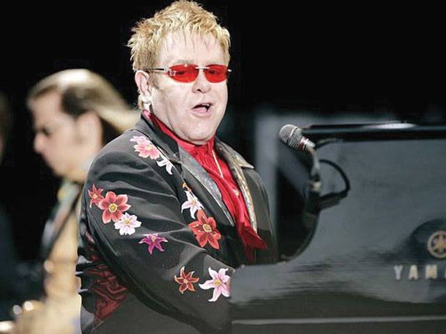 Elton cancels Hyde Park concert 