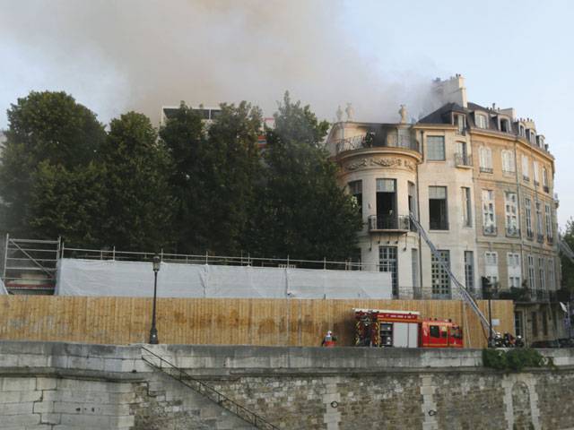 Major fire engulfs landmark Paris mansion