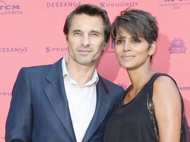 Halle Berry, Olivier tie the knot