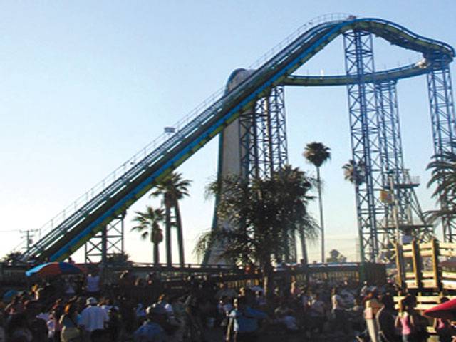 Woman plunges to death on roller coaster ride 