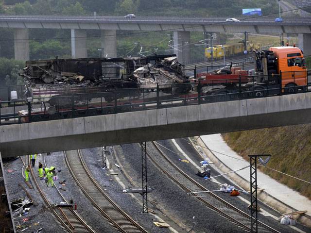 Police detain Spain train crash driver for 'recklessness' 