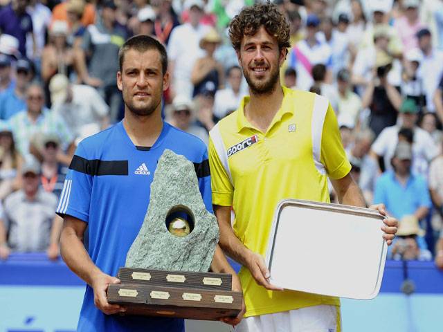 Youzhny edges out Haase for Gstaad title