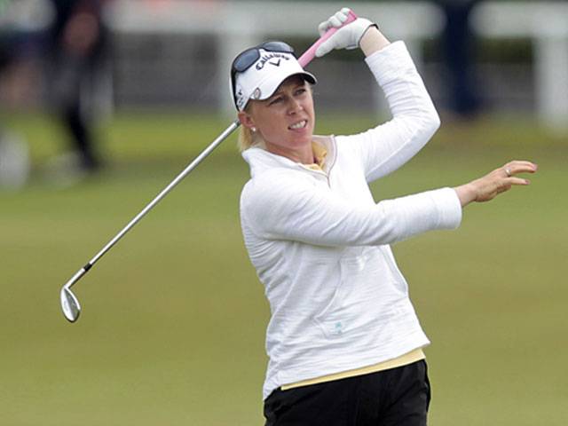 Pressel takes lead at wind-delayed British Open