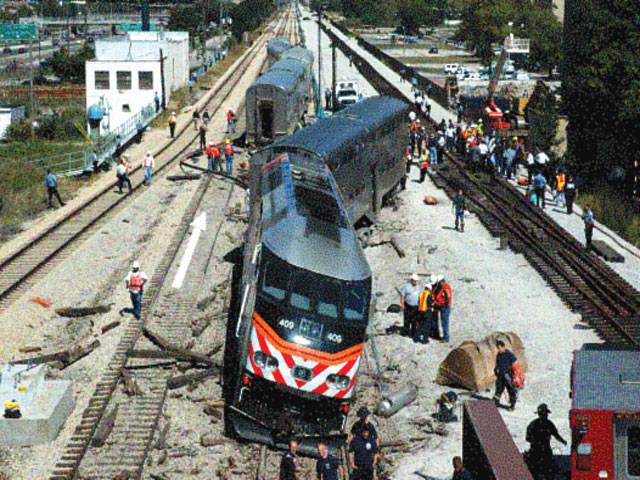 Mexico migrant train derailment kills 5, hurts 35
