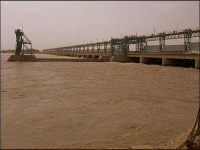 Indus, Kotri flowing in medium, low flood