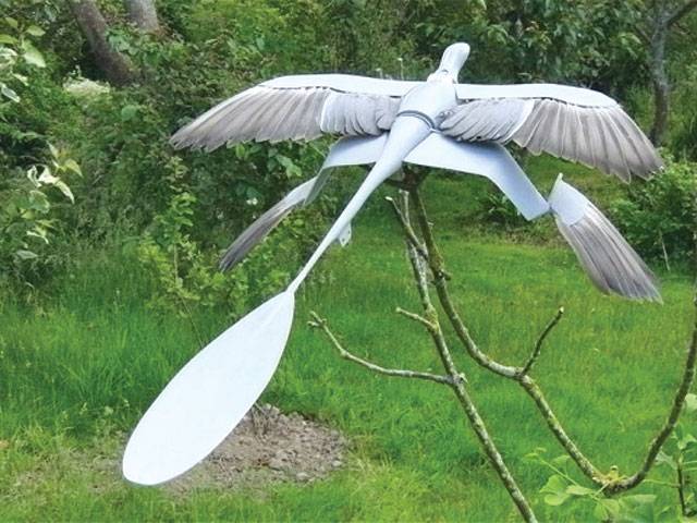 Dino model shows the glide path to flight 