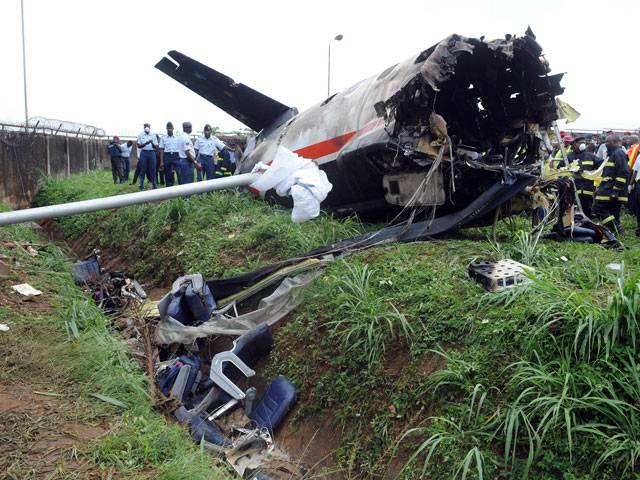 14 dead as charter plane crash-lands in Lagos