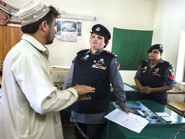Pak women police fight criminals, scorn