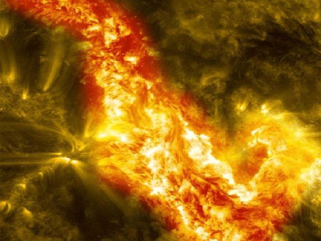 Sun throws largest-ever flares 