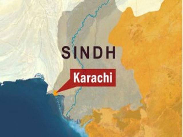 Hundreds migrate to safer places from Lyari 